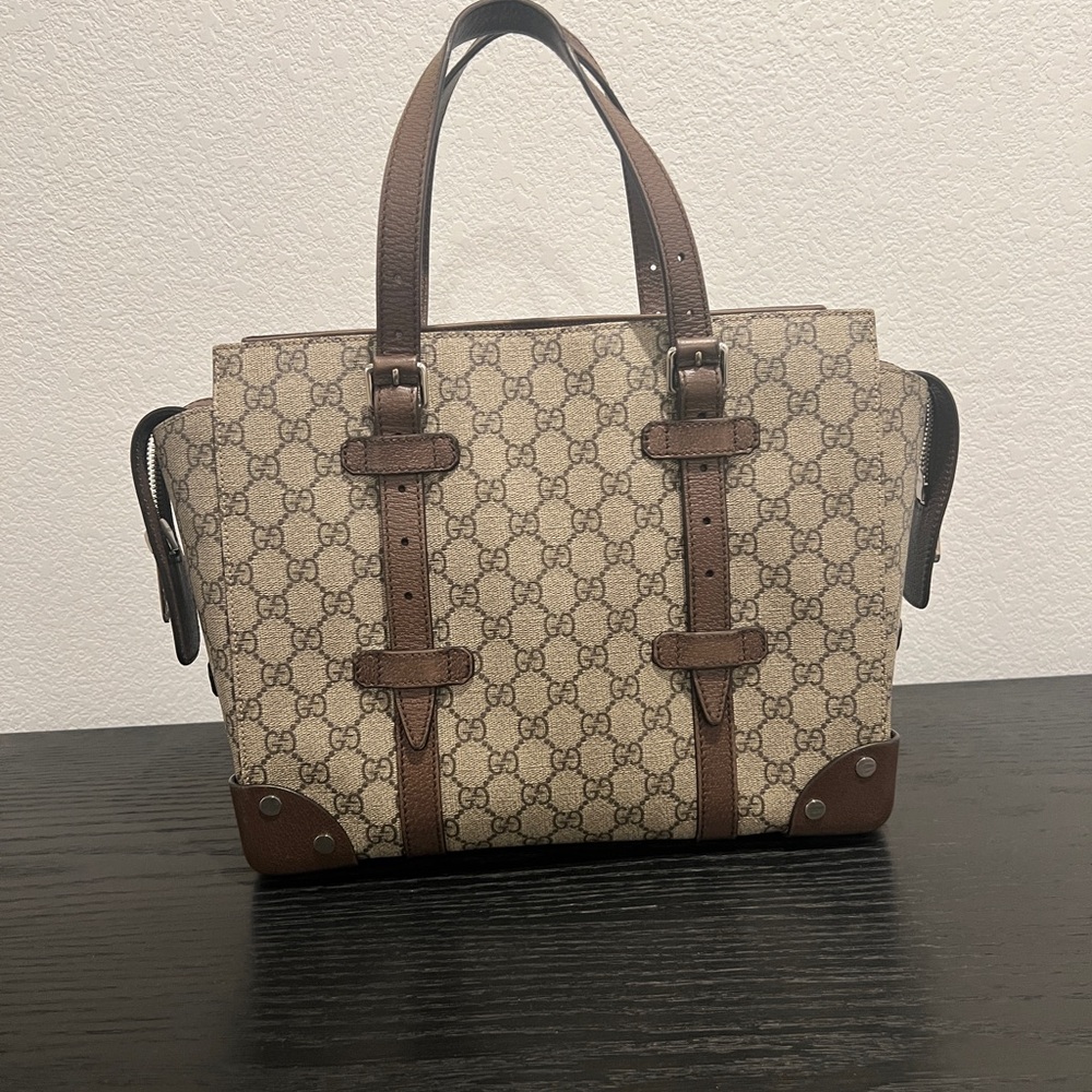 Authentic Gucci GG Supreme Tote Bag. - Picture 15 of 16